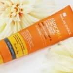 Paula's Choice Extra Care Non-Greasy Sunscreen SPF 50+ sunscreen review mw95l20mw4m20.jpg